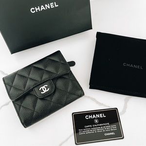 🚫SOLD🚫 LIKE NEW CHANEL CLASSIC SMALL FLAP WALLET BLACK CAVIAR SHW